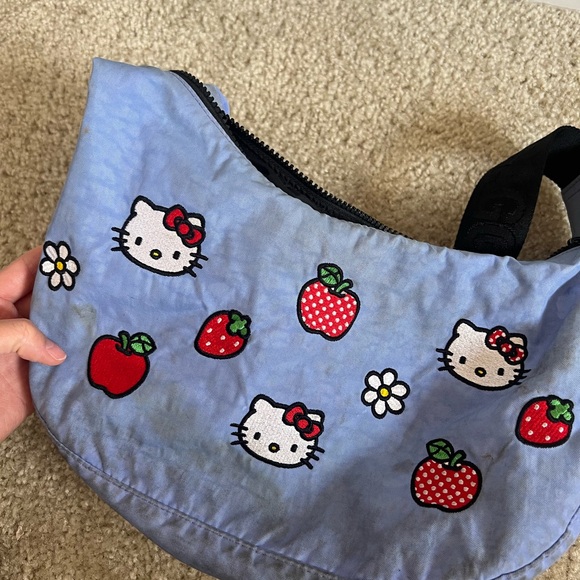 Hello Kitty Blue baggu Shoulder Bag - Picture 6 of 6